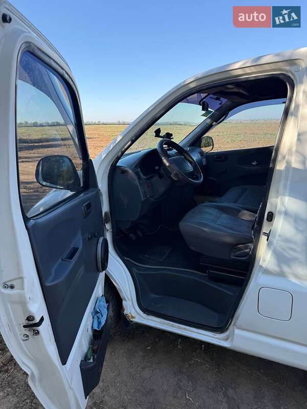 Минивэн Toyota Hiace 2000 в Одессе