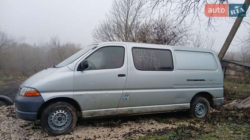 Toyota Hiace 1999