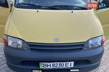 Грузовой фургон Toyota Hiace 2001 в Одессе