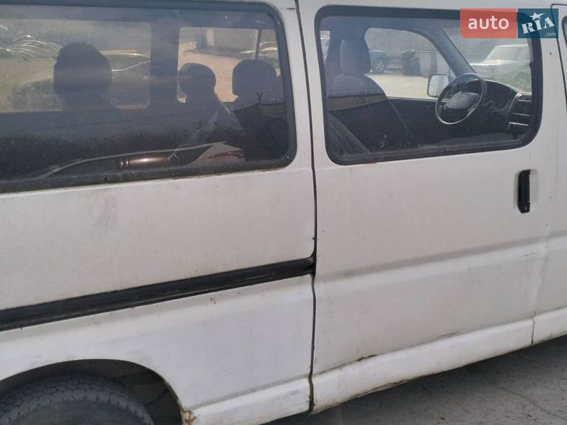 Микровэн Toyota Hiace 1999 в Каменец-Подольском