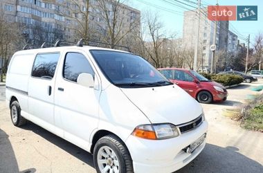 Микровэн Toyota Hiace 1999 в Южном