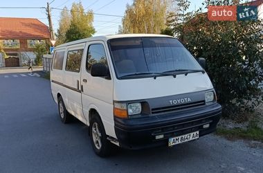 Микровэн Toyota Hiace 1991 в Звягеле