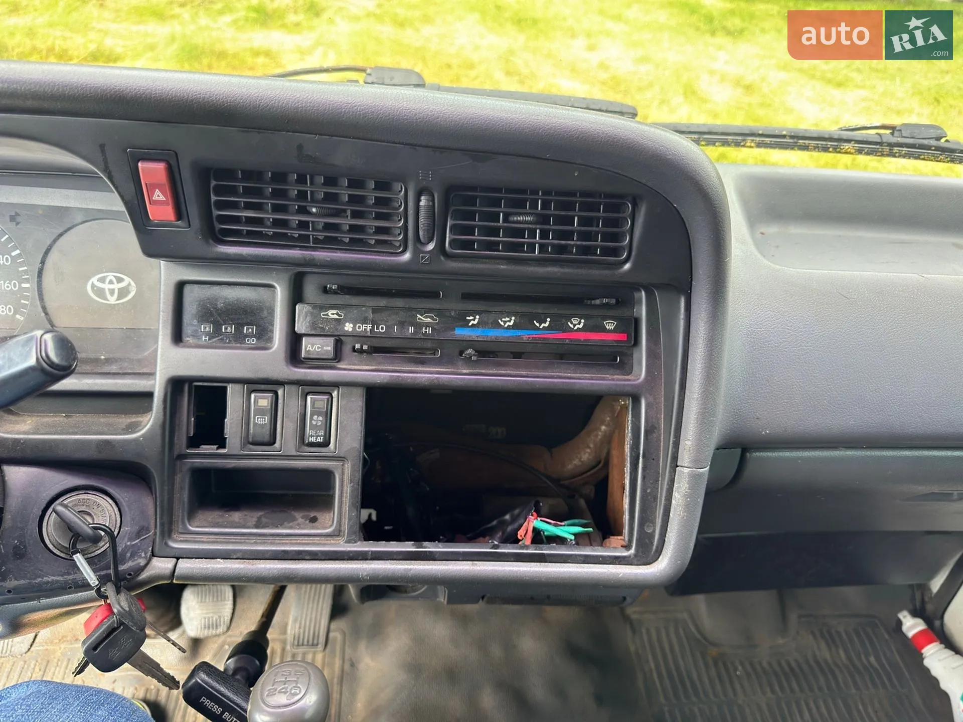 Toyota Hiace 1998 VIN JTB41UHA5W0026579 фото оголошення 9 з 19