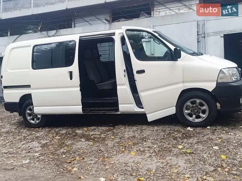 Toyota Hiace 2007