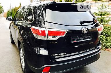 Внедорожник / Кроссовер Toyota Highlander 2015 в Киеве