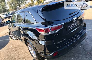 Внедорожник / Кроссовер Toyota Highlander 2015 в Киеве