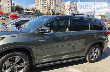 Внедорожник / Кроссовер Toyota Highlander 2018 в Львове