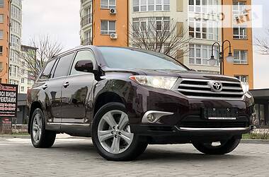 Позашляховик / Кросовер Toyota Highlander 2013 в 