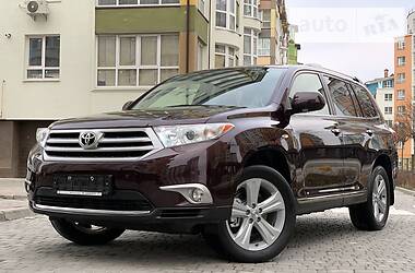 Позашляховик / Кросовер Toyota Highlander 2013 в 