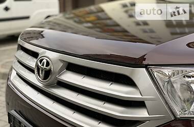 Позашляховик / Кросовер Toyota Highlander 2013 в 