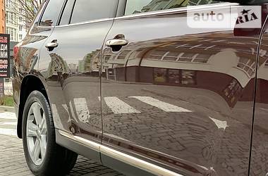 Позашляховик / Кросовер Toyota Highlander 2013 в 