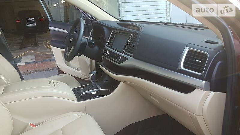 Позашляховик / Кросовер Toyota Highlander 2016 в Києві