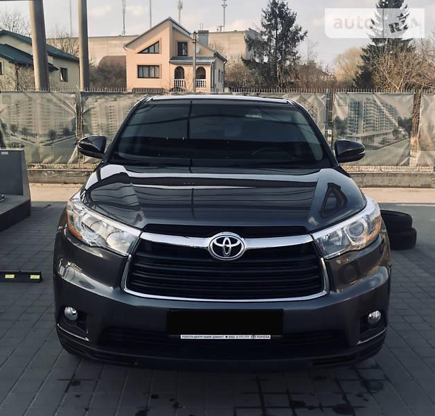 Внедорожник / Кроссовер Toyota Highlander 2015 в 