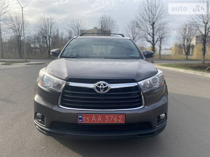 Позашляховик / Кросовер Toyota Highlander 2015 в Луцьку