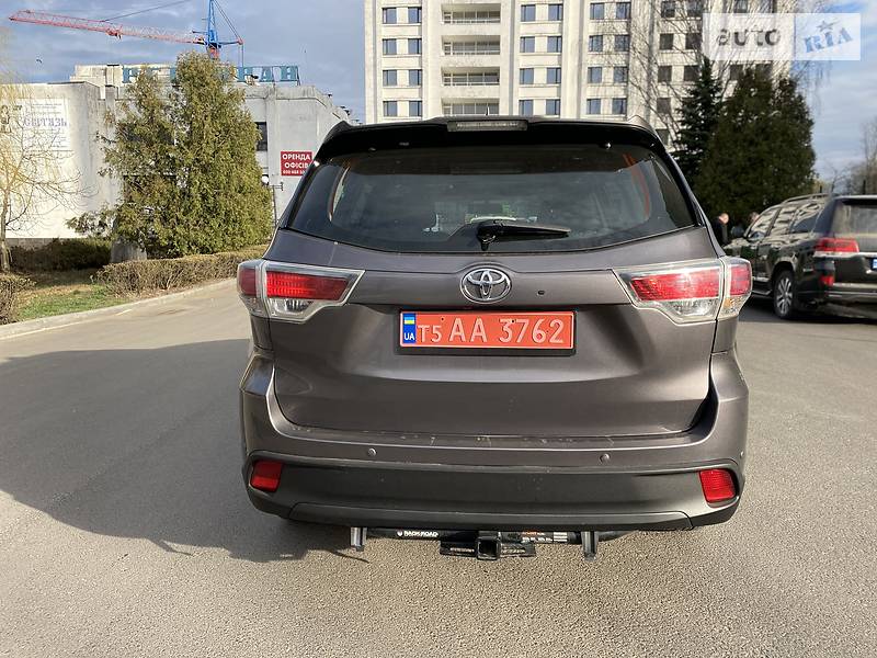 Позашляховик / Кросовер Toyota Highlander 2015 в Луцьку