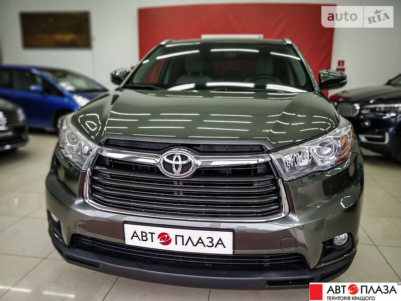 Позашляховик / Кросовер Toyota Highlander 2015 в Чернівцях
