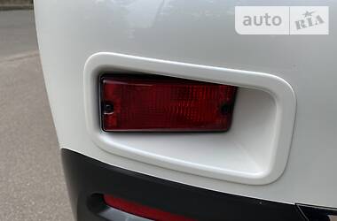 Позашляховик / Кросовер Toyota Highlander 2014 в 
