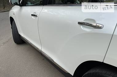 Позашляховик / Кросовер Toyota Highlander 2014 в 
