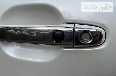 Позашляховик / Кросовер Toyota Highlander 2014 в 