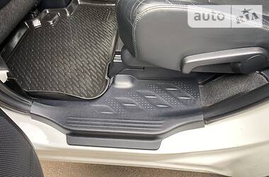 Позашляховик / Кросовер Toyota Highlander 2014 в 