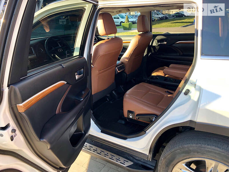 Позашляховик / Кросовер Toyota Highlander 2017 в Хмельницькому фото 22 Позашляховик / Кросовер Toyota Highlander 2017 в Хмельницькому