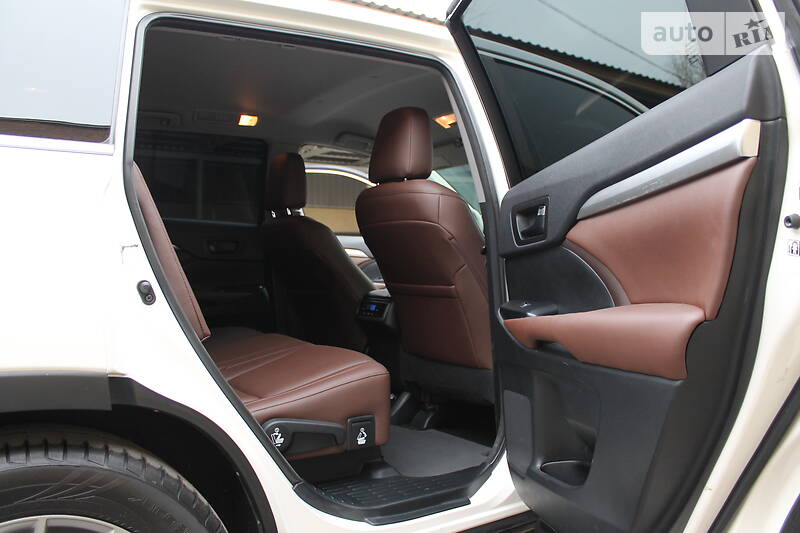 Позашляховик / Кросовер Toyota Highlander 2014 в Києві