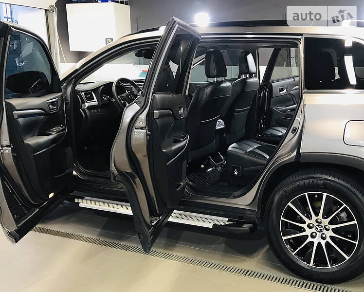 Позашляховик / Кросовер Toyota Highlander 2017 в Дніпрі фото 13 Позашляховик / Кросовер Toyota Highlander 2017 в Дніпрі