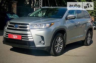 Внедорожник / Кроссовер Toyota Highlander 2017 в Киеве