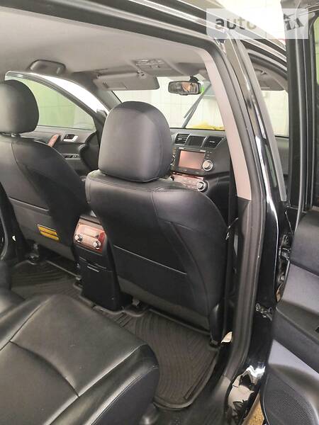Позашляховик / Кросовер Toyota Highlander 2012 в Києві