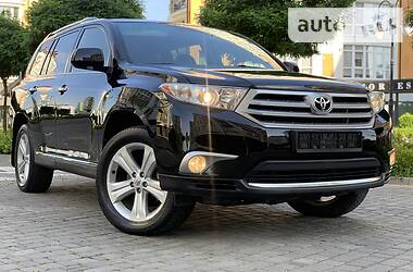 Позашляховик / Кросовер Toyota Highlander 2012 в 