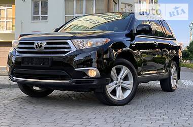 Позашляховик / Кросовер Toyota Highlander 2012 в 