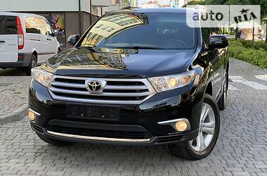 Позашляховик / Кросовер Toyota Highlander 2012 в 