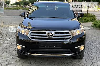 Позашляховик / Кросовер Toyota Highlander 2012 в 