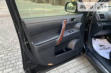 Позашляховик / Кросовер Toyota Highlander 2012 в 