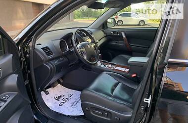 Позашляховик / Кросовер Toyota Highlander 2012 в 