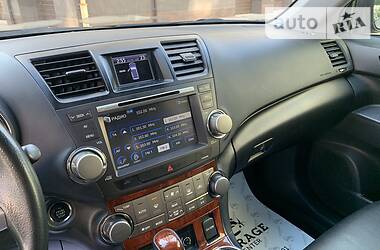 Позашляховик / Кросовер Toyota Highlander 2012 в 