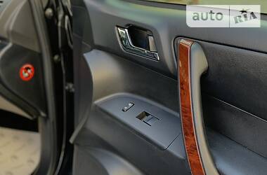 Позашляховик / Кросовер Toyota Highlander 2012 в 