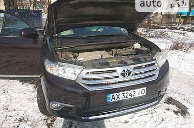 Внедорожник / Кроссовер Toyota Highlander 2013 в Харькове