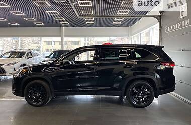 Внедорожник / Кроссовер Toyota Highlander 2019 в Одессе