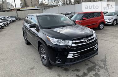 Внедорожник / Кроссовер Toyota Highlander 2018 в Киеве