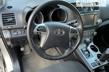 Универсал Toyota Highlander 2011 в Черкассах