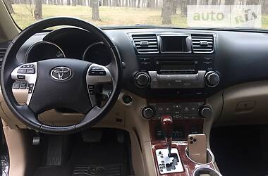 Внедорожник / Кроссовер Toyota Highlander 2012 в Чернигове