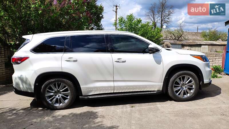 Позашляховик / Кросовер Toyota Highlander 2014 в Умані