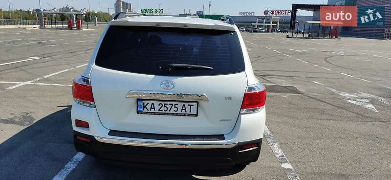 Позашляховик / Кросовер Toyota Highlander 2013 в Києві