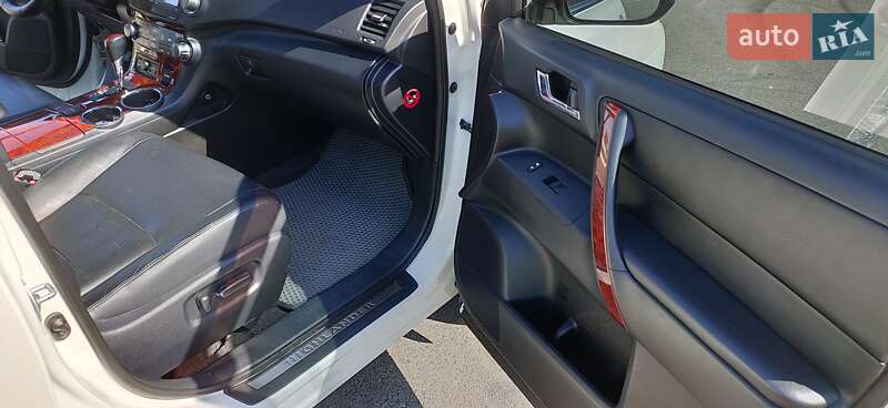 Позашляховик / Кросовер Toyota Highlander 2013 в Києві