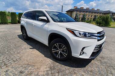 Внедорожник / Кроссовер Toyota Highlander 2018 в Жовкве