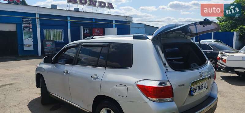 Універсал Toyota Highlander 2011 в Одесі