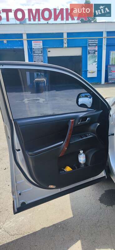 Універсал Toyota Highlander 2011 в Одесі