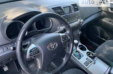 Внедорожник / Кроссовер Toyota Highlander 2010 в Киеве