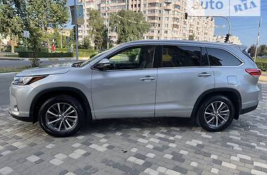 Внедорожник / Кроссовер Toyota Highlander 2018 в Киеве